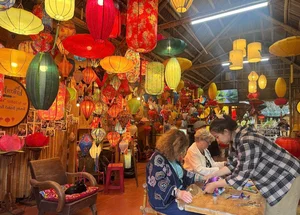 Experience the Magic of Hoi An: Traditional Lantern Making for the Lunar New Year in Vietnam’s Most Colorful Ancient Town-5
