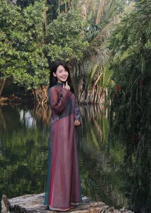 Timeless Elegance: Traditional Vietnamese Beauty-10