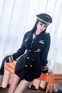 Discover the Captivating Charm of Song Guo Er (XiuRen No.10580) in Her Seductive Pilot Attire-4