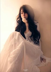 Hot Girl Celebrates Sweet Birthday, Flaunts Glamorous Long Legs in Pink Dress-8