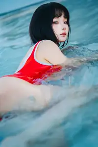 Coser Chun Mo Mo: Exclusive Selfie Collection Showcasing Captivating Beauty.-35