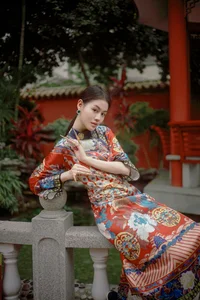 Timeless Elegance of Man Li by the Red Wall - YiTuYu Vol.8871-42