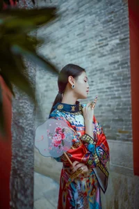 Timeless Elegance of Man Li by the Red Wall - YiTuYu Vol.8871-27