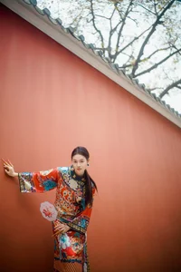 Timeless Elegance of Man Li by the Red Wall - YiTuYu Vol.8871-26