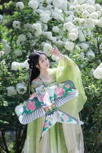 Ethereal Garden Muse: Xiao Bing Gan in YiTuYu Vol.8856-4
