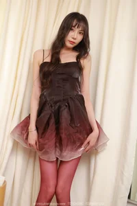 Timeless Elegance and Romantic Vibes with Tuan Tuan SXJ No.2116-17