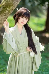 Asian Beauty: Sai Xi Xi Li Ma in Elegant Green Hanfu – YiTuYu Vol.8747 Collection-4