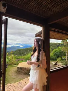 Tang My Han: A Muse's Beauty Amidst Golden Rice Fields, A Breathtaking Moment-9