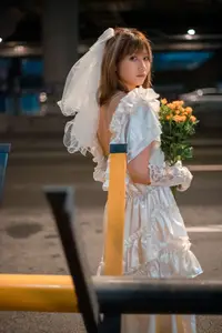 YiTuYu Vol.8790: Pao Pao Xiao Mie – Contemplative Beauty in Pristine White Dress-5