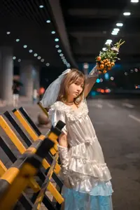 YiTuYu Vol.8790: Pao Pao Xiao Mie – Contemplative Beauty in Pristine White Dress-18