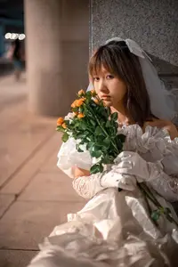 YiTuYu Vol.8790: Pao Pao Xiao Mie – Contemplative Beauty in Pristine White Dress-3