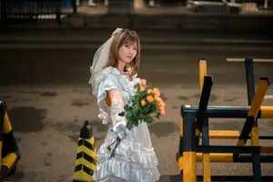 YiTuYu Vol.8790: Pao Pao Xiao Mie – Contemplative Beauty in Pristine White Dress-4