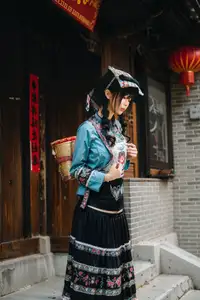 Mystical Ethnic Beauty: Xiao Wen Shines in Traditional Guizhou Attire Vol.8719-17