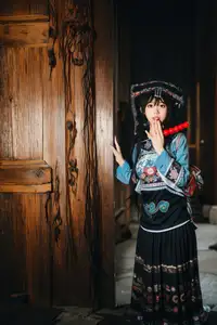 Mystical Ethnic Beauty: Xiao Wen Shines in Traditional Guizhou Attire Vol.8719-13