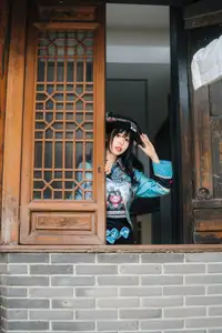 Mystical Ethnic Beauty: Xiao Wen Shines in Traditional Guizhou Attire Vol.8719-15