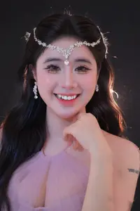 Dreamy Princess: Ethereal Beauty, Elegant Gown & Exquisite Jewelry-3