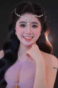 Dreamy Princess: Ethereal Beauty, Elegant Gown & Exquisite Jewelry-6