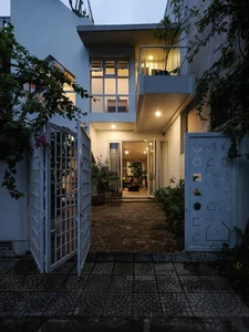 Modern Minimalist Sanctuary: A 235m² Da Nang Home Designed for Seamless Family Connection and Light-3