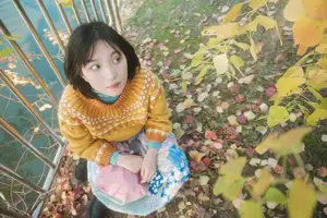 YiTuYu Art Language Vol.8738 Nan Nan: A Radiant Autumn Girl Embracing Warm Afternoon Sun-11