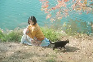 YiTuYu Art Language Vol.8738 Nan Nan: A Radiant Autumn Girl Embracing Warm Afternoon Sun-2