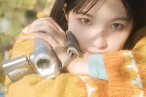 YiTuYu Art Language Vol.8738 Nan Nan: A Radiant Autumn Girl Embracing Warm Afternoon Sun-7