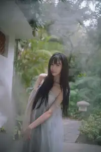 Xiao Yu: Orchid Garden Muse in YiTuYu Vol.8701 – Captivating Serenity Unveiled-5