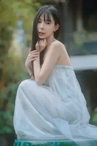 Xiao Yu: Orchid Garden Muse in YiTuYu Vol.8701 – Captivating Serenity Unveiled-10