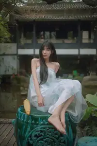 Xiao Yu: Orchid Garden Muse in YiTuYu Vol.8701 – Captivating Serenity Unveiled-6