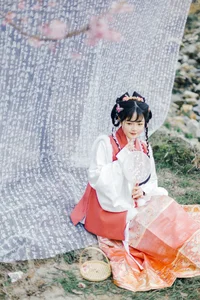 Nature's Muse: Qi Qi Ry's Serene Escape in YiTuYu Art Language Vol. 9037-0