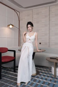 Elegant Fashion Portraiture: Yu Zi Jiang Fish in XiuRen No.10911 – A Stunning Aesthetic Photography Collection for Modern Style Inspiration-5