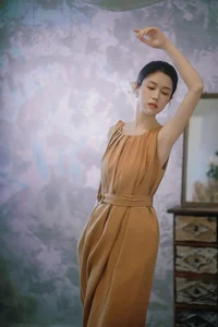 Chasing the Golden Hour: A Retro Visual Journey with Yi Zhi You Zi’s Art Language-22