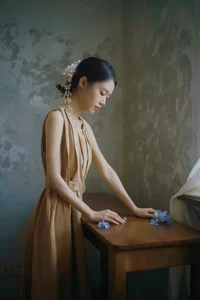 Chasing the Golden Hour: A Retro Visual Journey with Yi Zhi You Zi’s Art Language-32