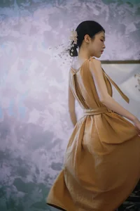 Chasing the Golden Hour: A Retro Visual Journey with Yi Zhi You Zi’s Art Language-0