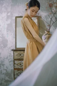 Chasing the Golden Hour: A Retro Visual Journey with Yi Zhi You Zi’s Art Language-26