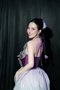 Radiant Actress in Elegant Stage Costume, Her Graceful Beauty Captivates Every Gaze on Stage.-1