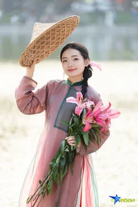 Timeless Elegance: Discovering the Soul of Hanoi Through the Grace of Ao Dai-5