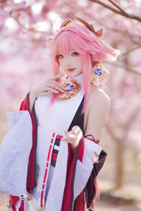 Coser Guaxi Jiang Transforms into Yae Miko Genshin Impact: Enchanting Beauty Amidst Sakura-0
