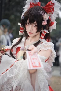 Stunning Hana Cosplay as Hualingmeng at Firefly Animation Carnival: Exquisite Floral Fantasy Fashion and Elegant Hanfu-Inspired Design for Anime Lovers-15