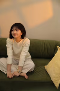 VGU No.160: Discover the Pure Beauty of a Short-Haired Girl in a Captivating Portrait-7