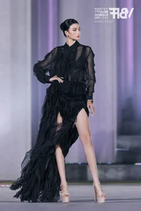 The Striking Presence of Model Tuyen Duong at Miss World Vietnam 2025-0