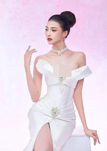 The Striking Presence of Model Tuyen Duong at Miss World Vietnam 2025-4