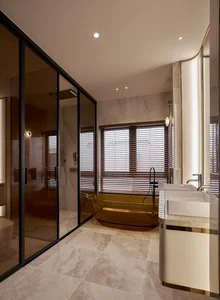 Neoclassical Elegance in a 3m Alley: A Masterpiece of Small-Space Luxury Architecture-12