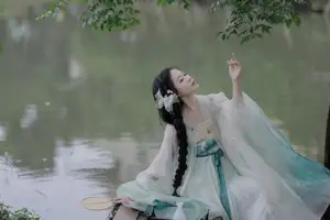 Wu Yue's Serene Classical Beauty in Traditional Attire - YiTuYu Vol.8711-7