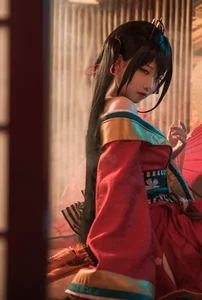 Stunning Taihou Cosplay by Yi Miao Jun: Exclusive Azur Lane Racing Queen Collection (56P) - High-Quality Anime Photography-20