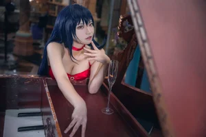 Stunning Taihou Cosplay by Yi Miao Jun: Exclusive Azur Lane Racing Queen Collection (56P) - High-Quality Anime Photography-0