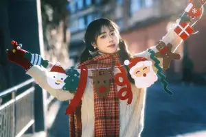 YiTuYu Vol.8588: Discover the Romantic Charm of a Festive Girl with Gifts-21