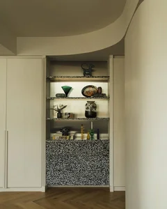 Warm 160m2 apartment for a young family transformed from a rigid office-11