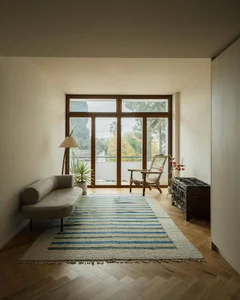 Warm 160m2 apartment for a young family transformed from a rigid office-20