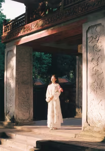 VGU No140 Explore the Graceful Vietnamese Beauty An Elegant Girl Amidst Ancient Architecture Traditional Charm That Captivates-19