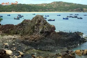 View Ganh Da Dia Dak Lak: Ancient Volcanic Wonder, Mystical Beauty Captivating Tourists-8